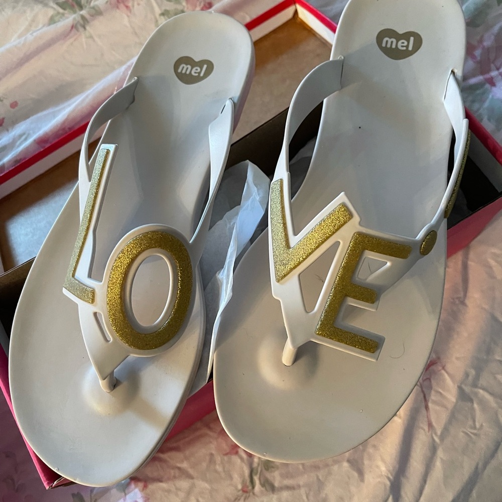 ‘MelM by Melissa Love city Flip Flops - size 9 - never worn- HARD TO FIND